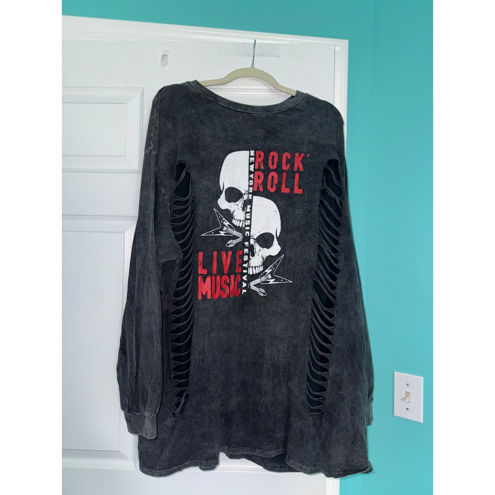 Fashion Nova Rock Roll Skull Graphic Tee Cutout Long Sleeve Mineral Wash 2X